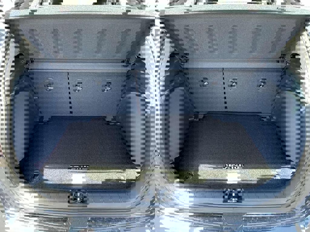 New 2025 Hyundai Venue Limited image 8