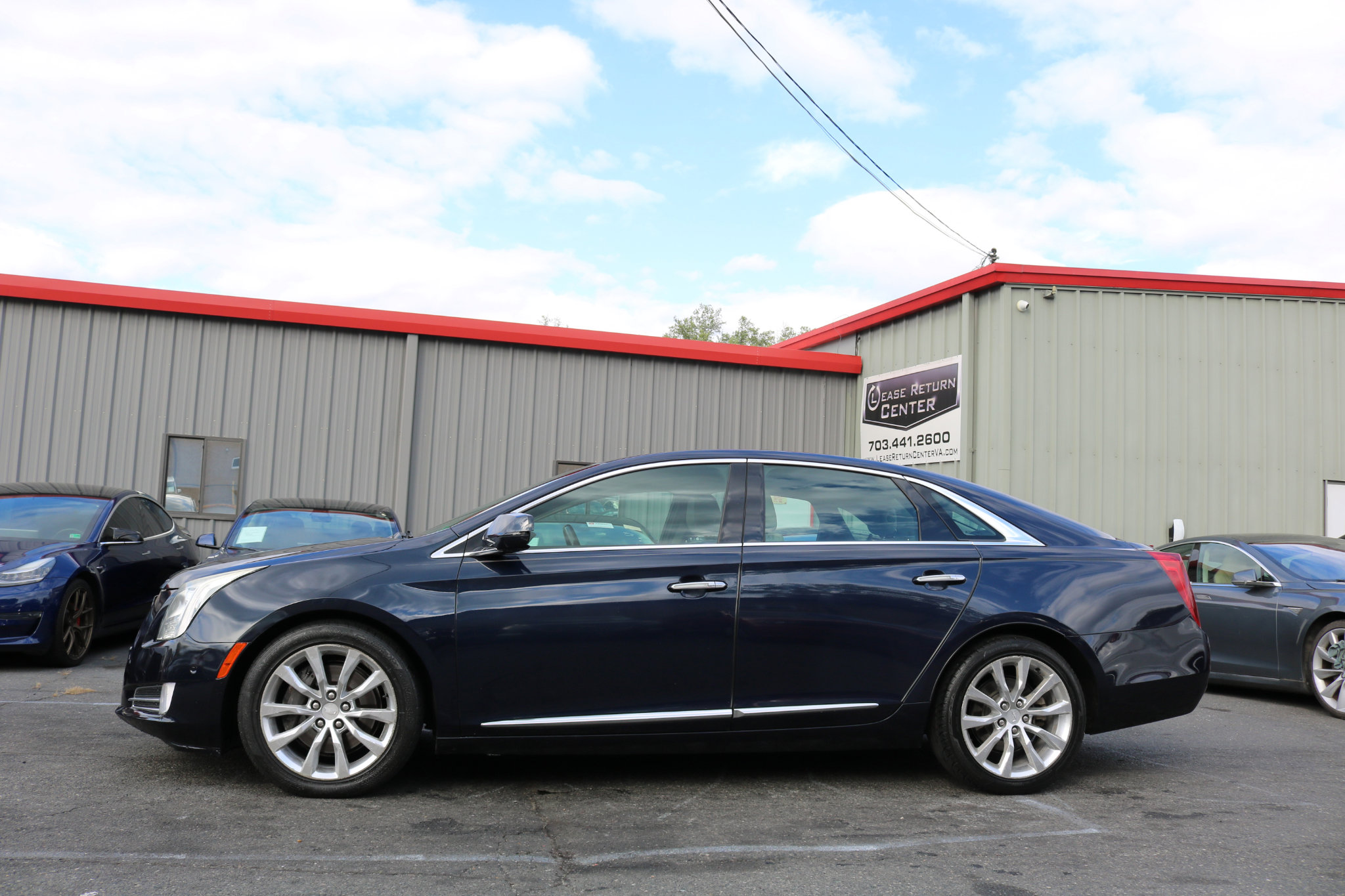 Used 2016 Cadillac XTS Luxury w/ Driver Awareness Package image 4