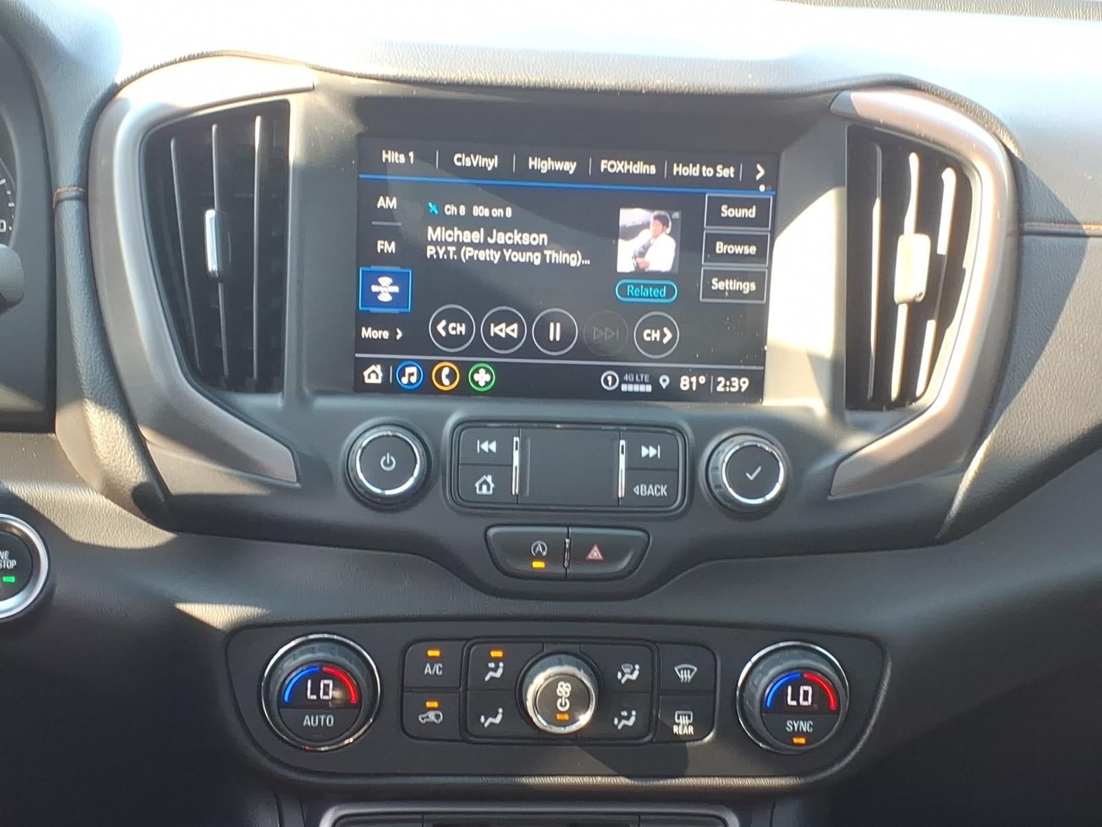 Certified 2022 GMC Terrain AT4 AWD/4WD image 9