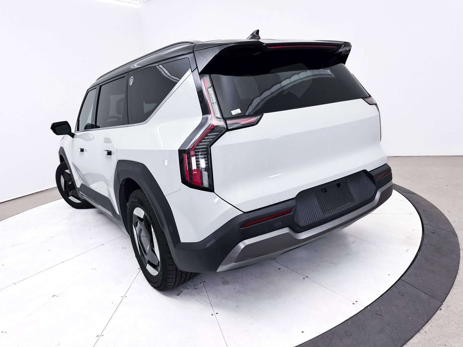 Used 2024 Kia EV9 Wind AWD/4WD image 7