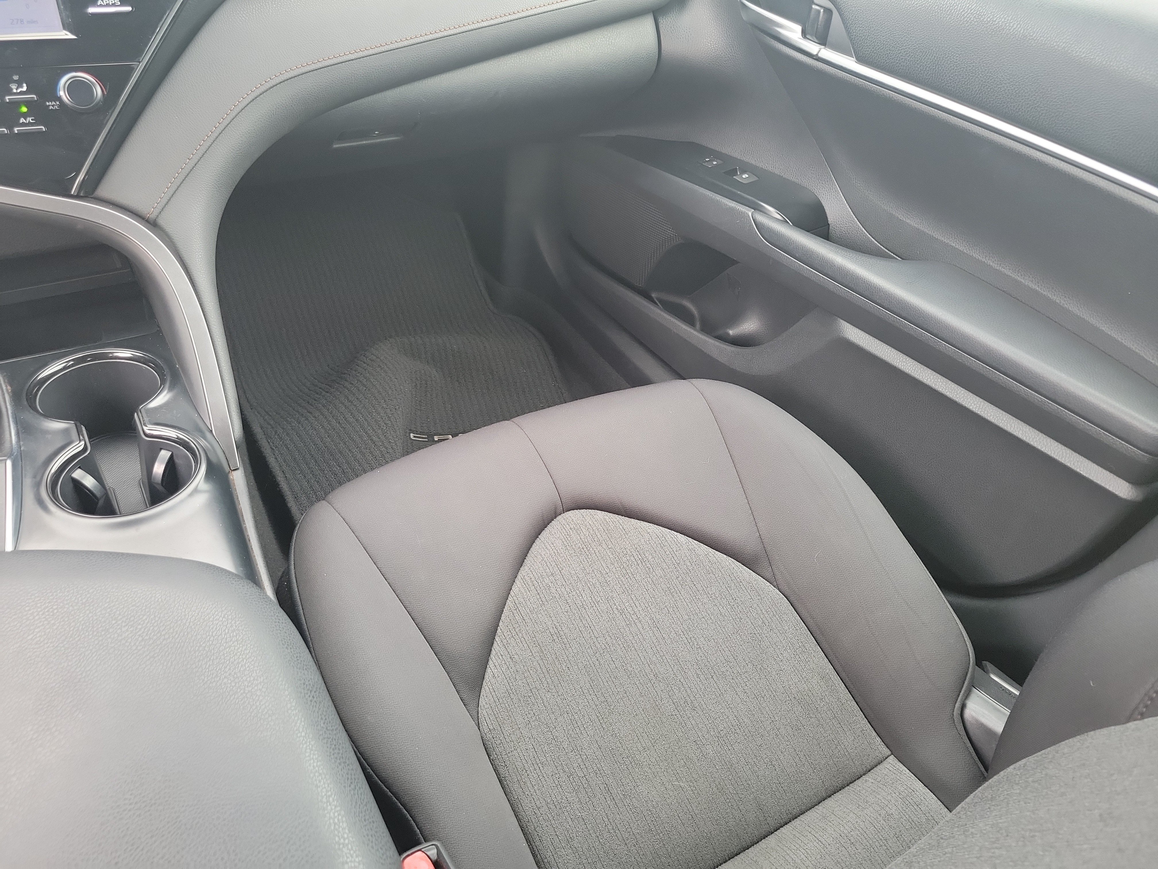 Certified 2019 Toyota Camry LE FWD image 11