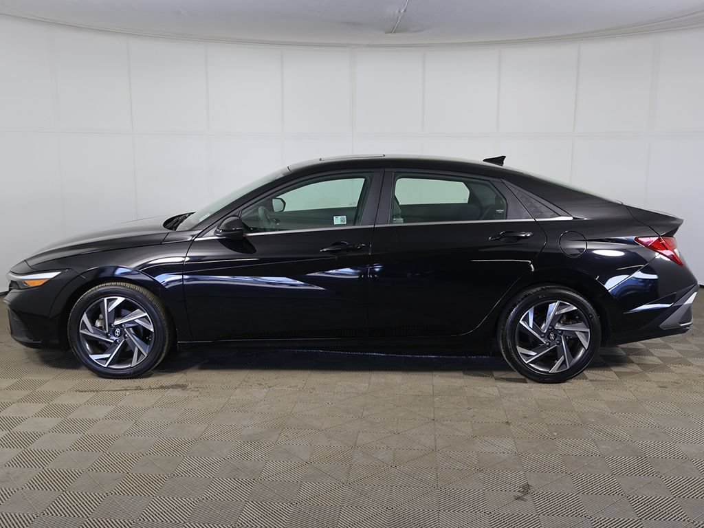 Used 2024 Hyundai Elantra SEL w/ Convenience Package FWD image 14