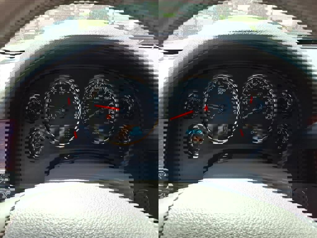 Used 2011 Chevrolet Tahoe LT image 18