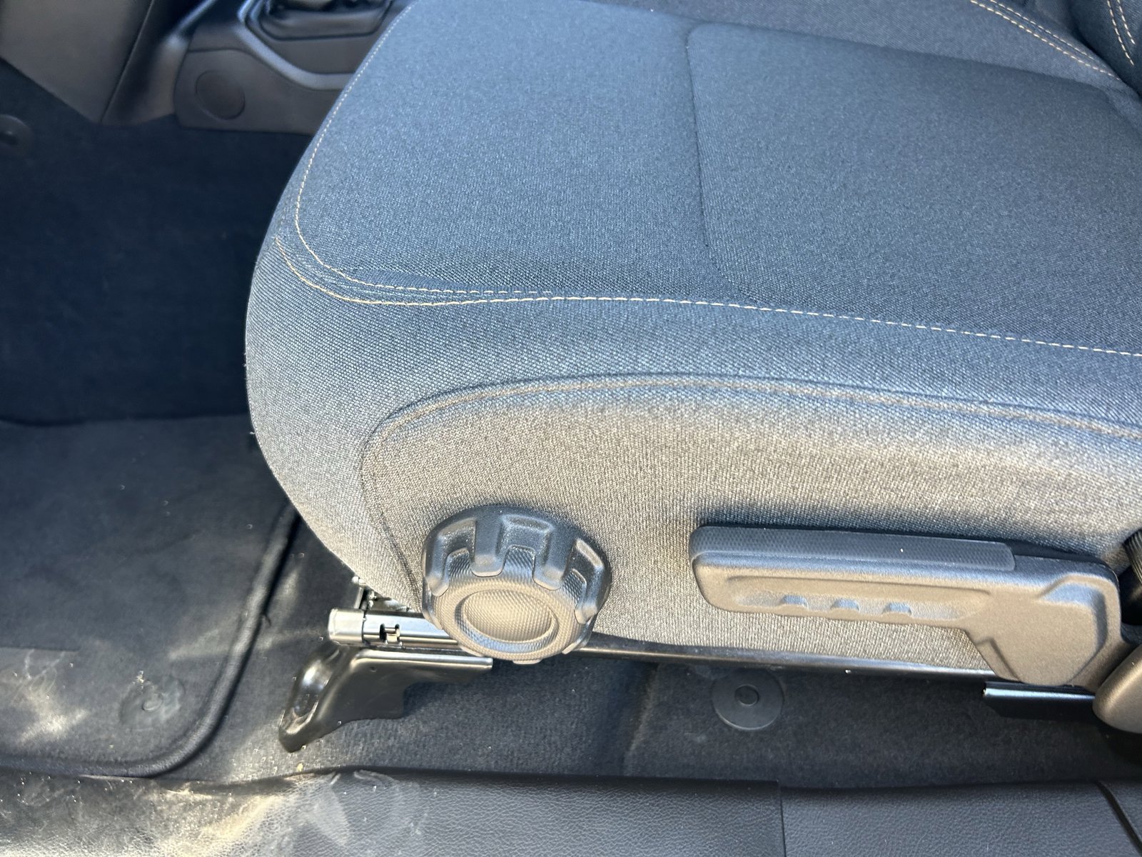 Used 2025 Jeep Wrangler Unlimited Sahara AWD/4WD image 29