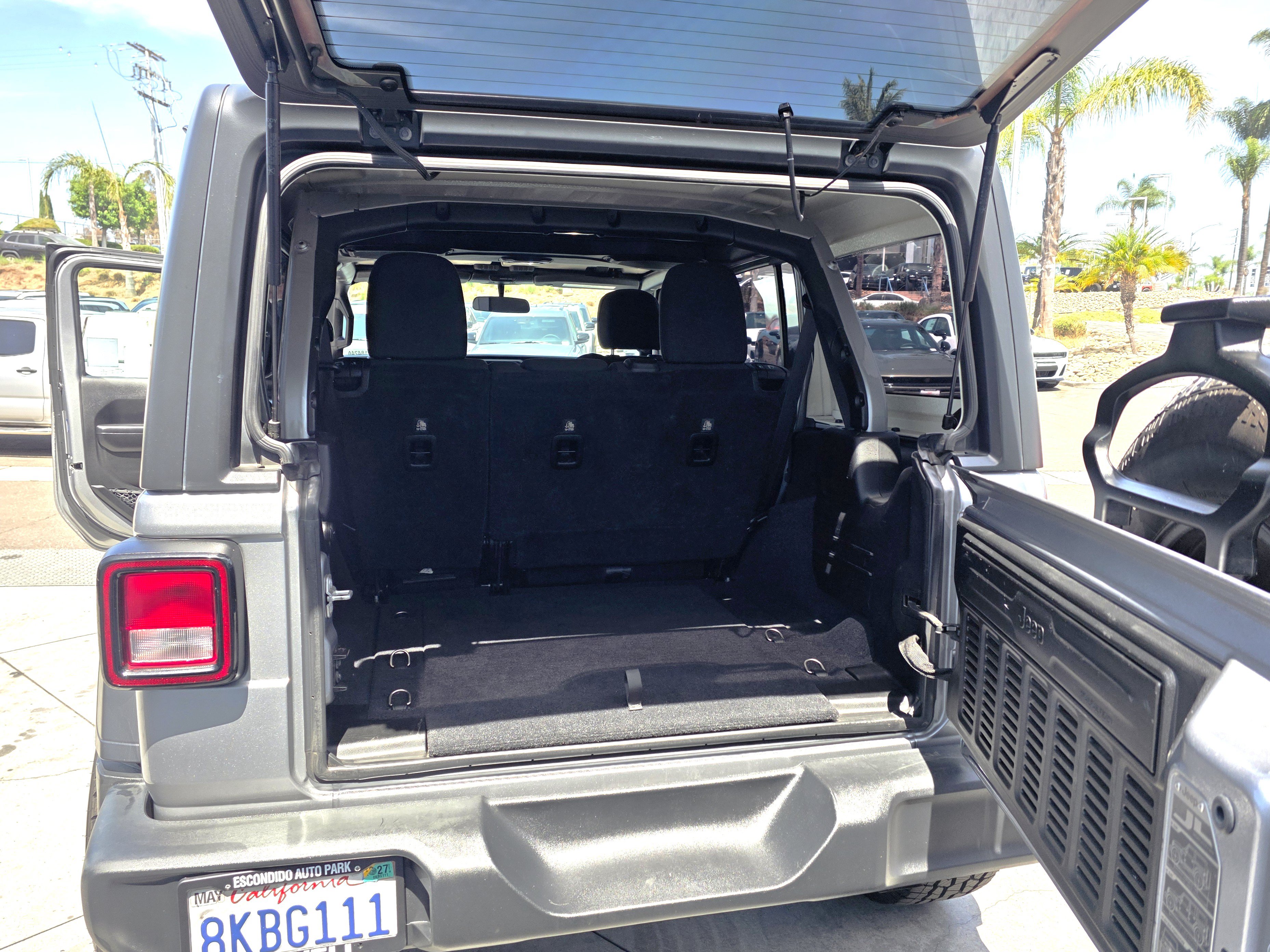 Used 2018 Jeep Wrangler Unlimited Sport AWD/4WD image 14