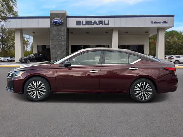 Used 2025 Nissan Altima 2.5 SV FWD image 3