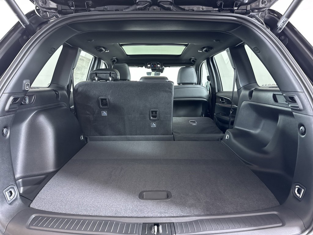 New 2025 Jeep Grand Cherokee Limited AWD/4WD image 9