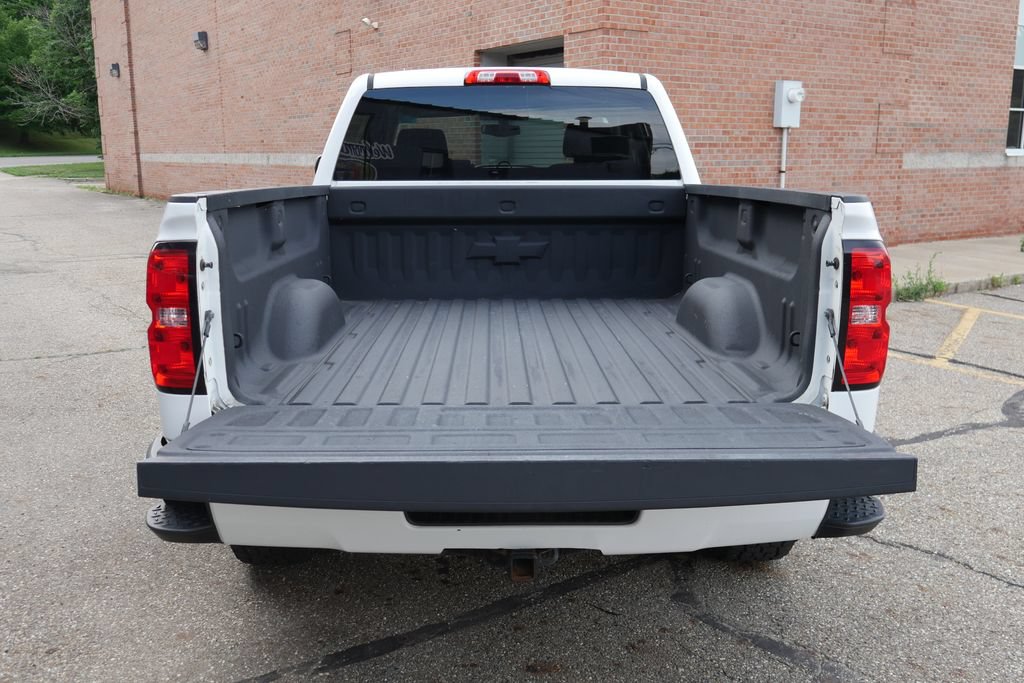 Used 2019 Chevrolet Silverado 1500 LT w/ All Star Edition AWD/4WD image 9