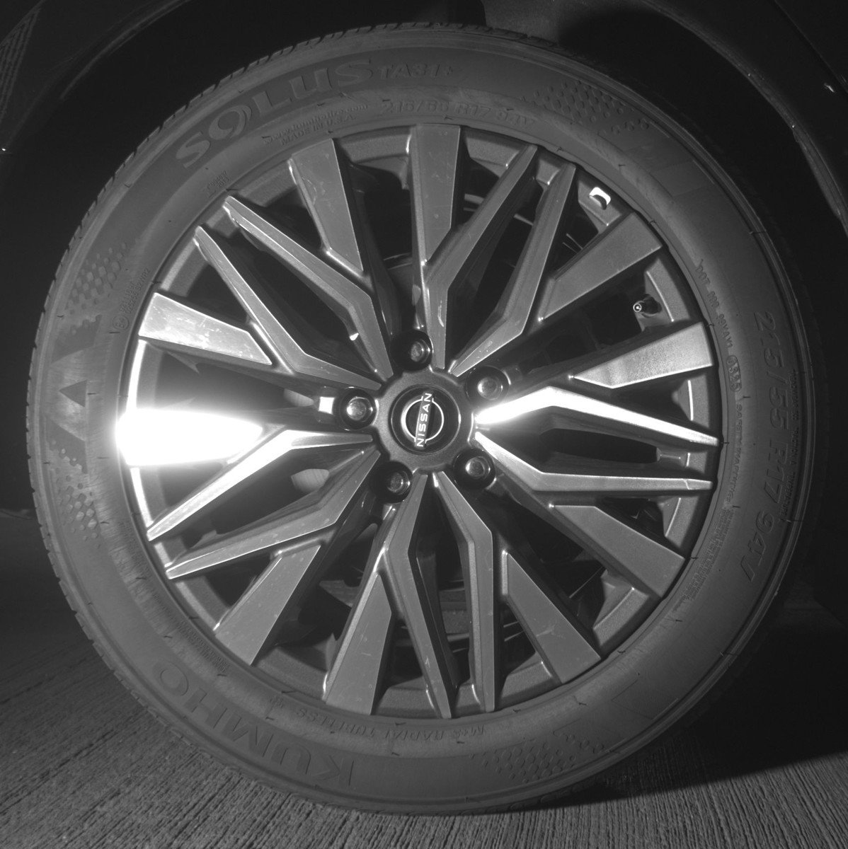 Used 2025 Nissan Altima 2.5 SV FWD image 15