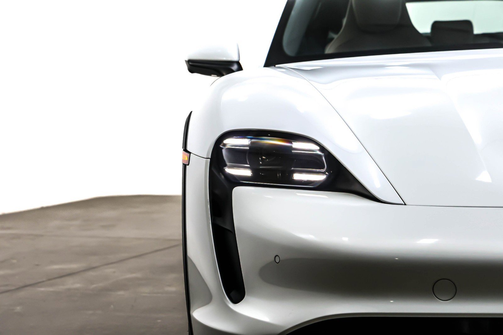 Used 2023 Porsche Taycan 4 Cross Turismo image 15