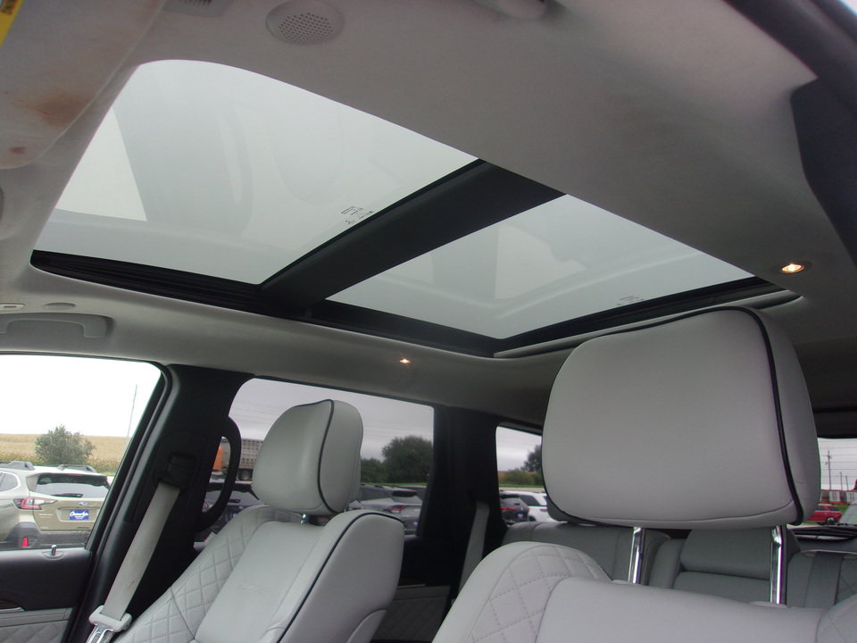 Used 2019 Jeep Grand Cherokee Summit AWD/4WD image 10