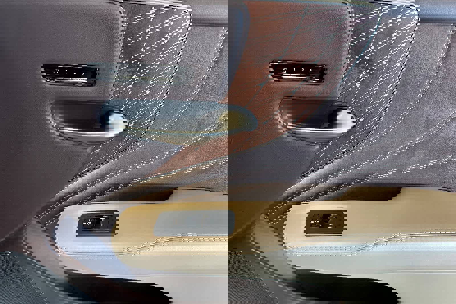 Used 2019 Lexus LS 500 w/ Interior Upgrade Package image 18