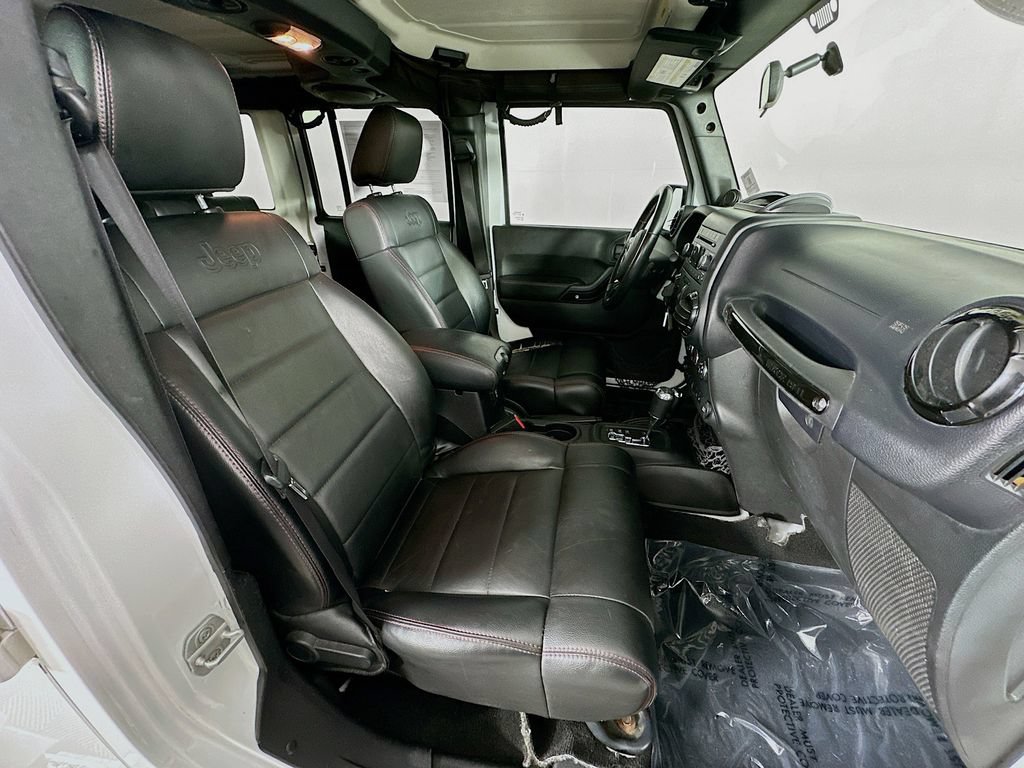 Used 2012 Jeep Wrangler Unlimited Sahara AWD/4WD image 31