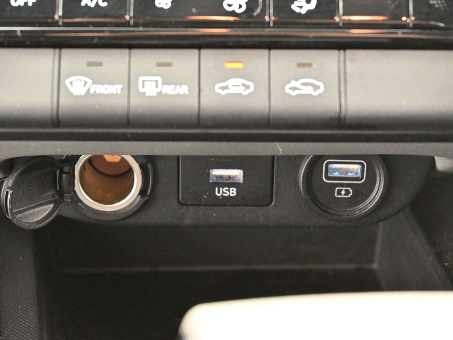 Used 2023 Hyundai Elantra SEL image 23