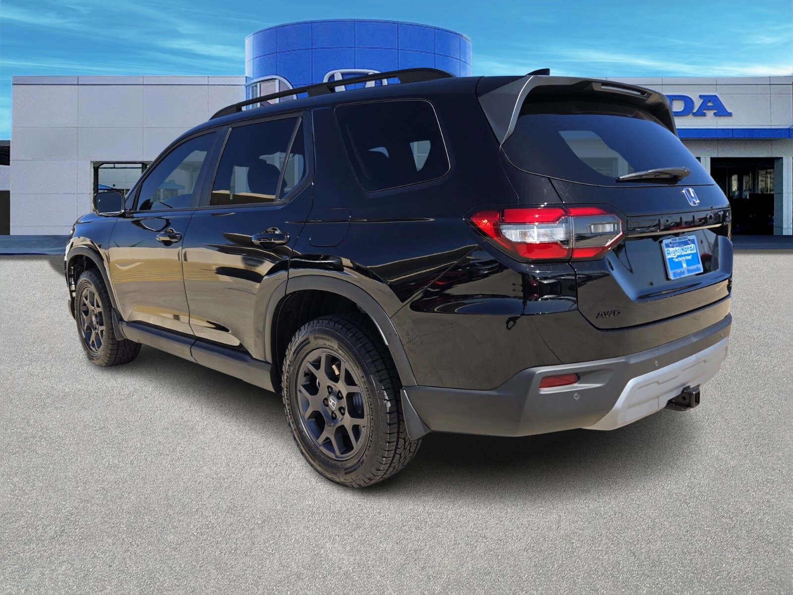New 2025 Honda Pilot TrailSport image 4