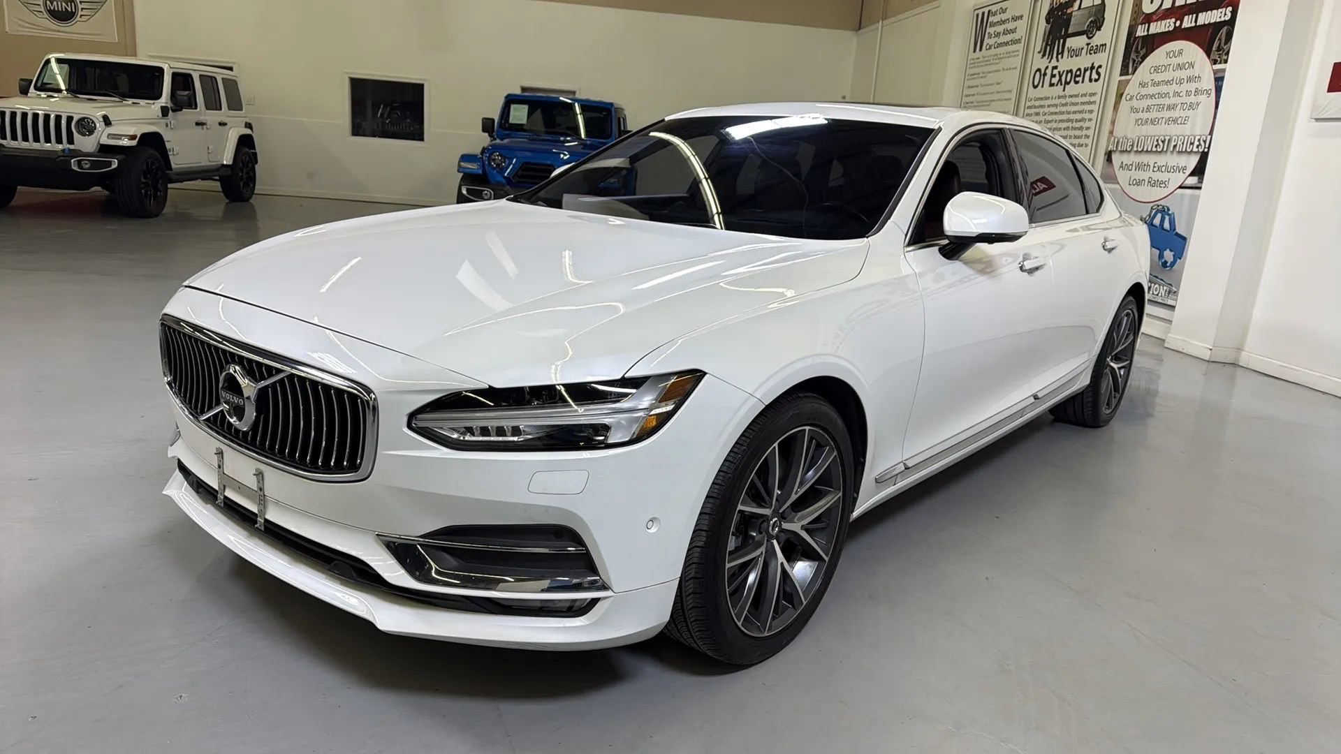 Used 2018 Volvo S90 T6 Inscription image 3