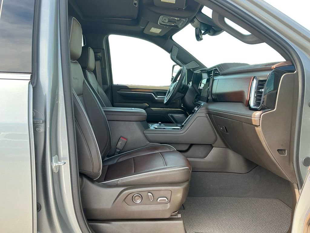 Used 2025 GMC Sierra 2500 Denali w/ Denali Reserve Package AWD/4WD image 22