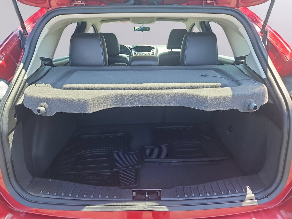 Used 2014 Ford Focus SE w/ Equipment Group 201A FWD image 28