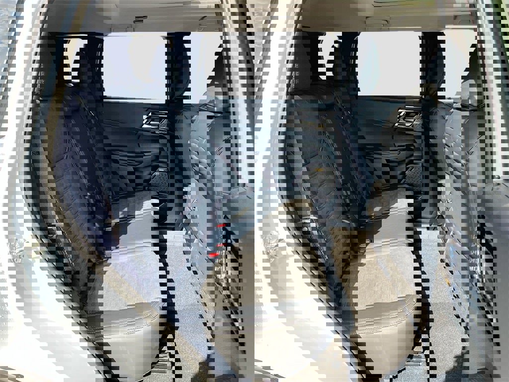 New 2025 Mitsubishi Outlander SE image 28