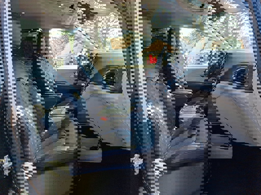 Used 2023 Chrysler Pacifica Touring-L image 13