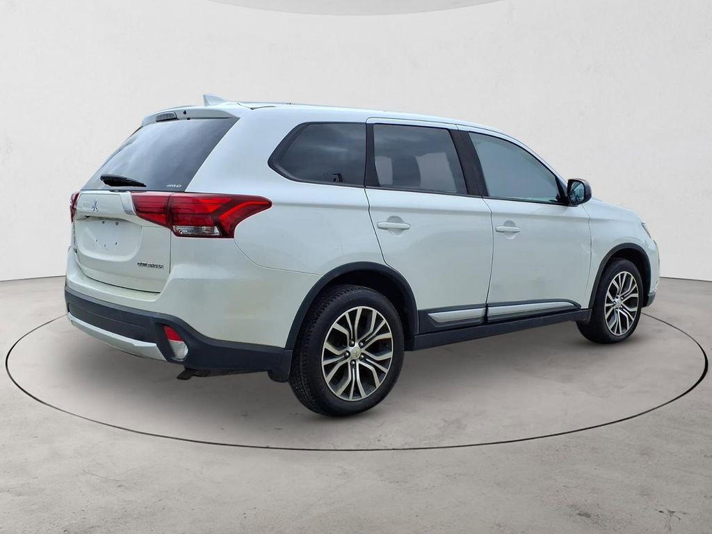 Used 2017 Mitsubishi Outlander ES image 6