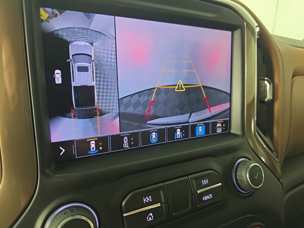 Used 2022 Chevrolet Silverado 1500 High Country w/ Technology Package image 21