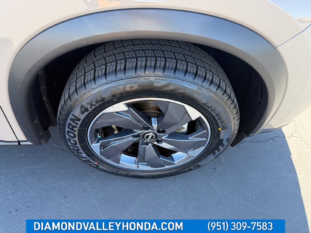 Used 2025 Nissan Rogue SV FWD image 28