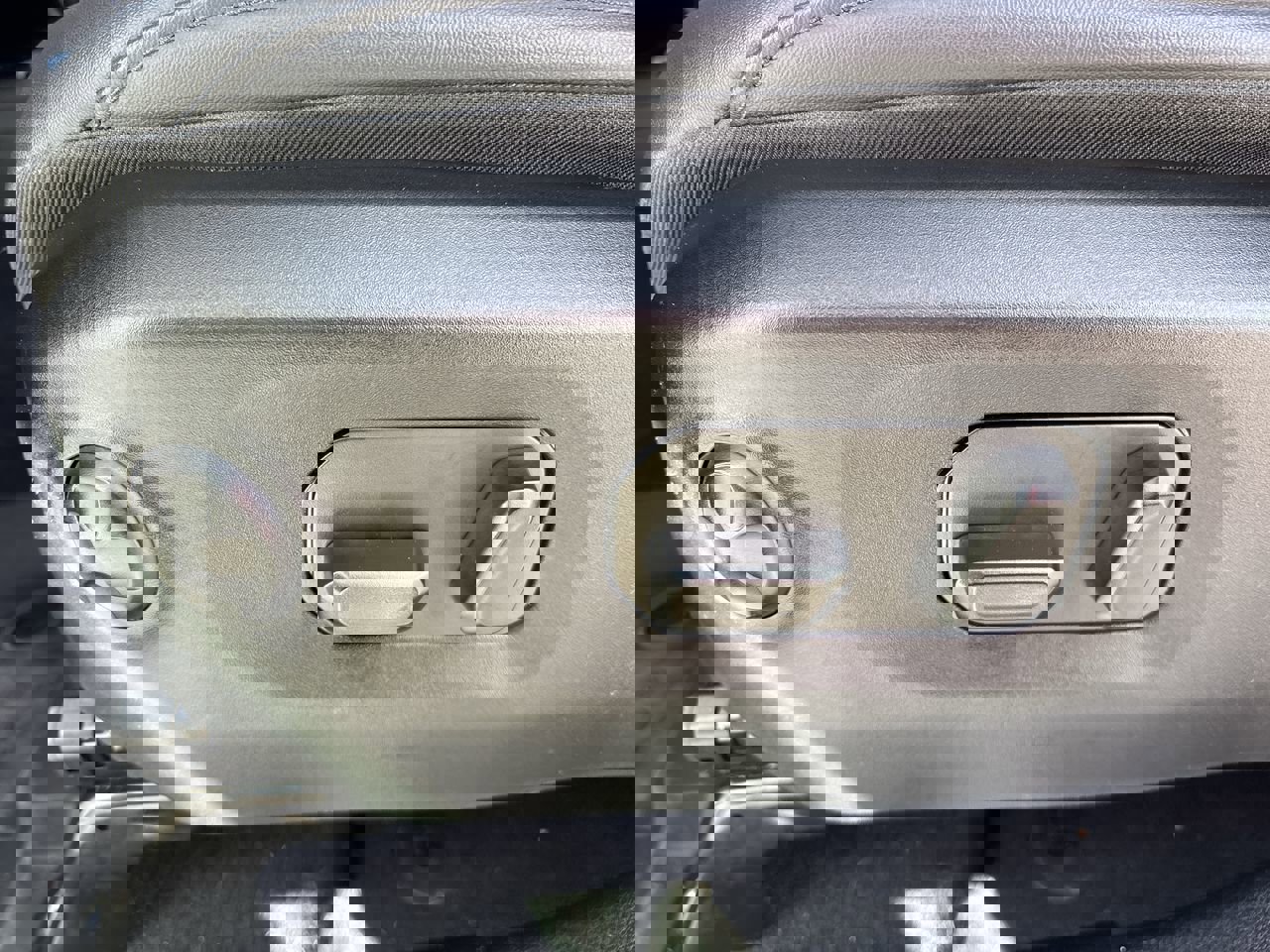 Used 2025 Jeep Wrangler Unlimited Rubicon image 18