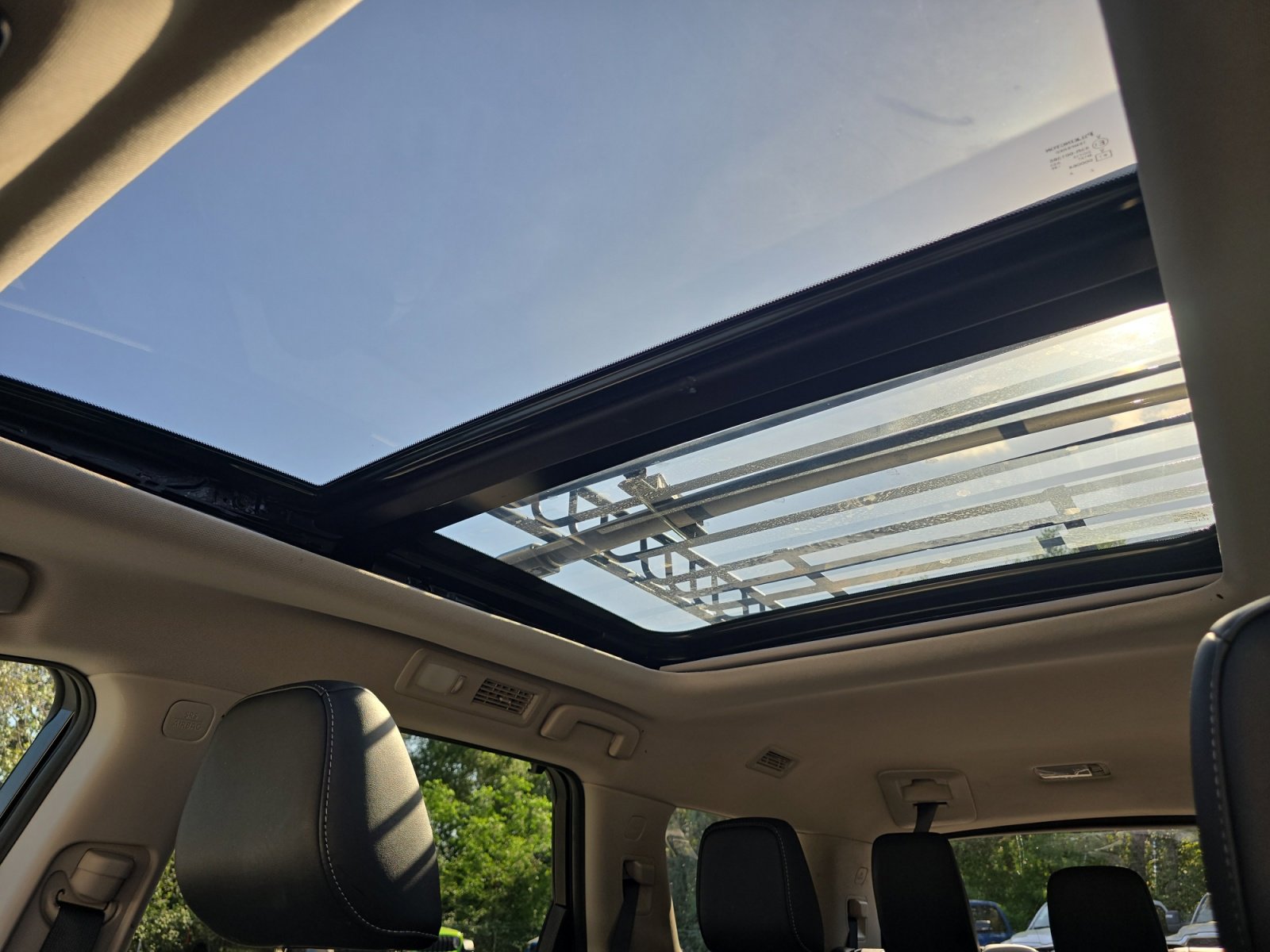 Used 2024 Nissan Pathfinder Platinum image 19