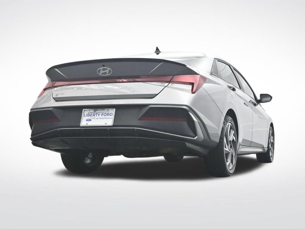 Used 2025 Hyundai Elantra Sport FWD image 43