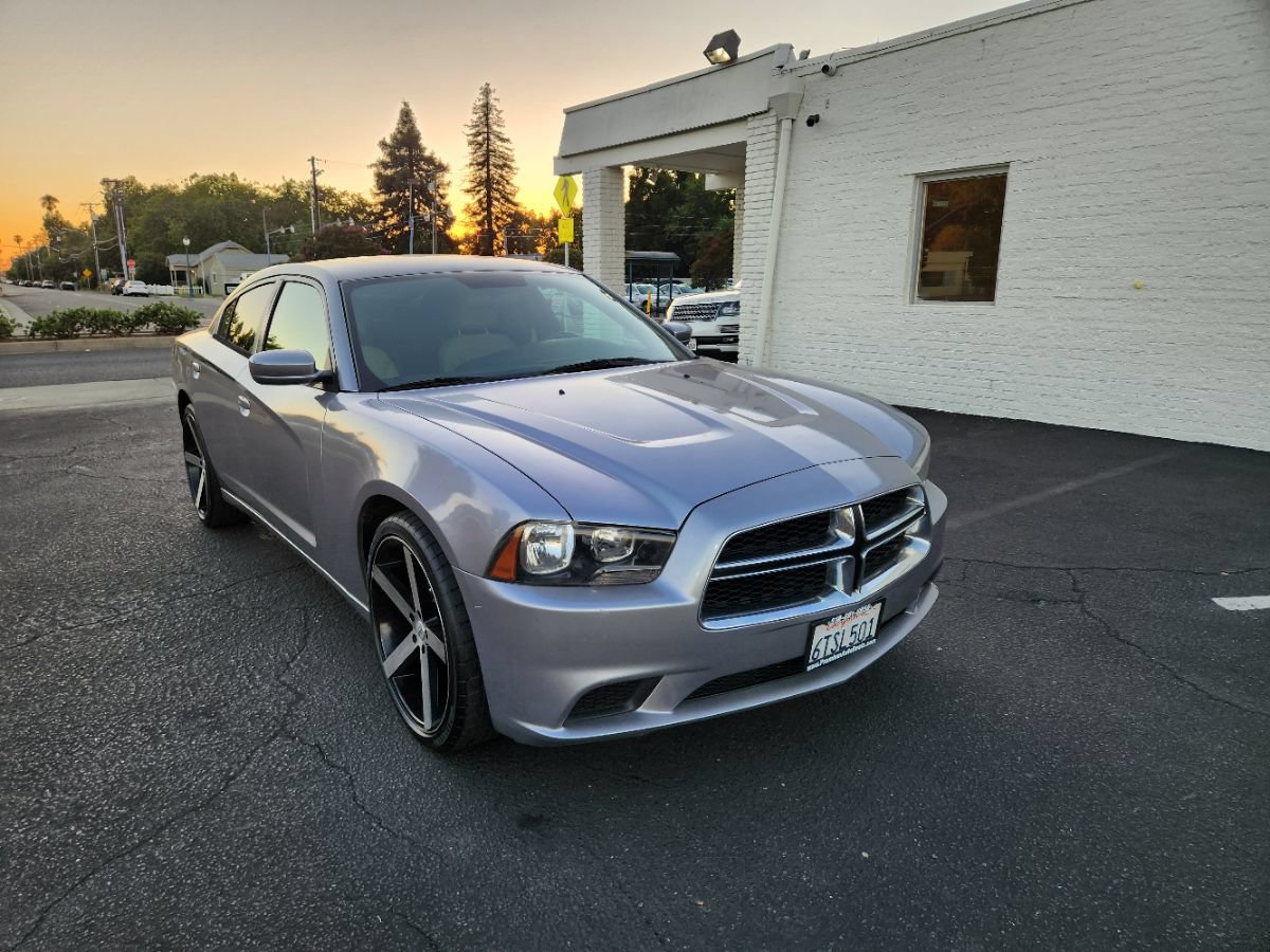 Used 2011 Dodge Charger SE RWD image 8
