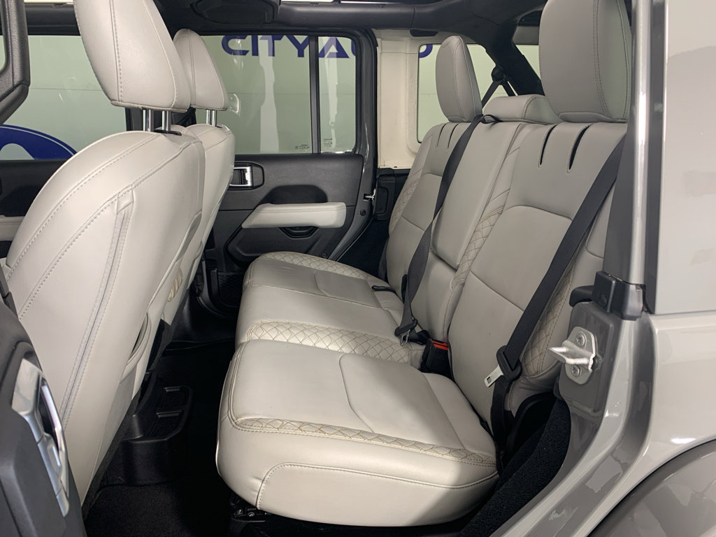 Used 2022 Jeep Wrangler Unlimited Sahara image 32
