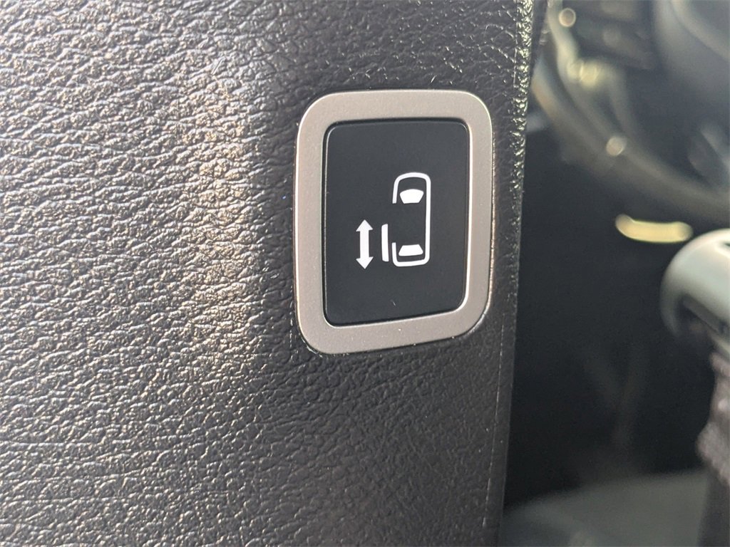 Used 2020 Chrysler Pacifica Touring-L Plus image 18