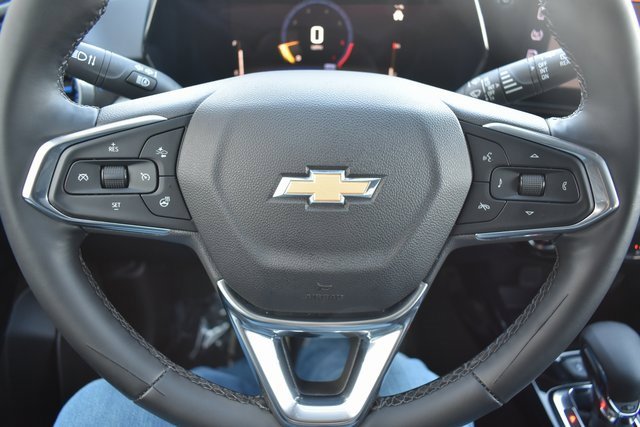 Used 2025 Chevrolet Trax LT w/ LT Convenience Package image 18