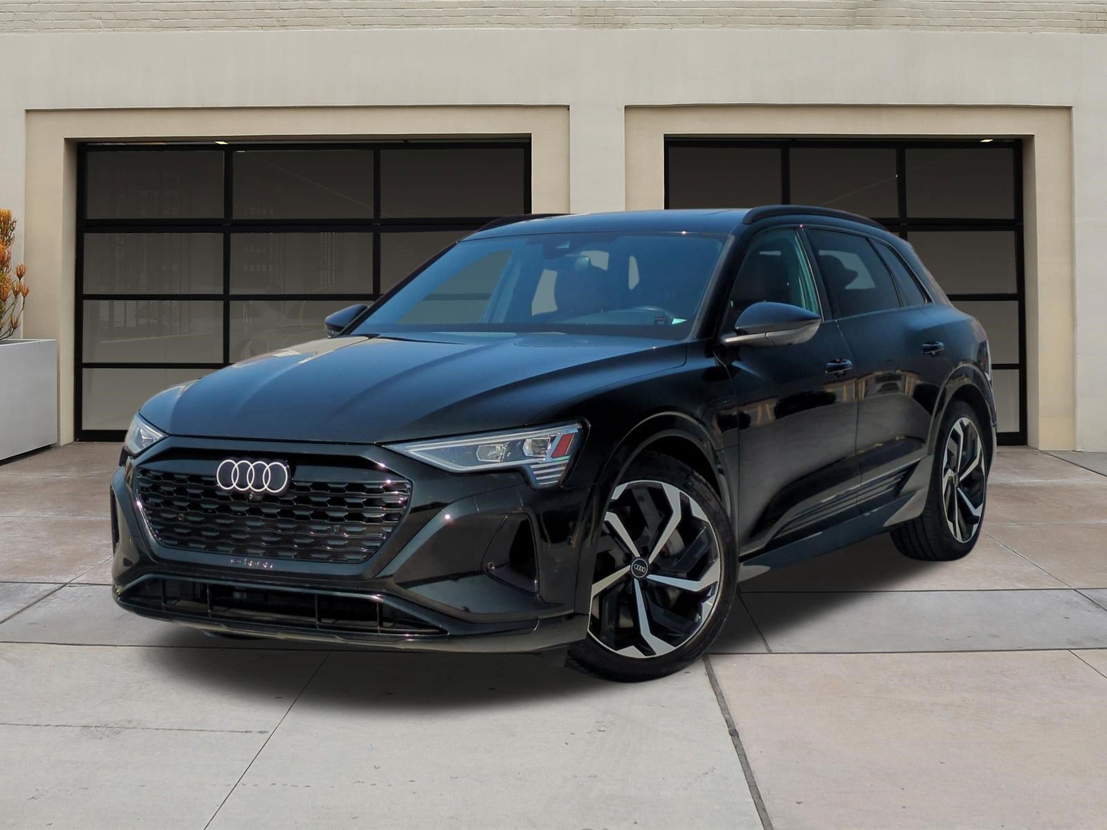 Used 2024 Audi Q8 e-tron Premium Plus w/ Premium Plus Package AWD/4WD image 3