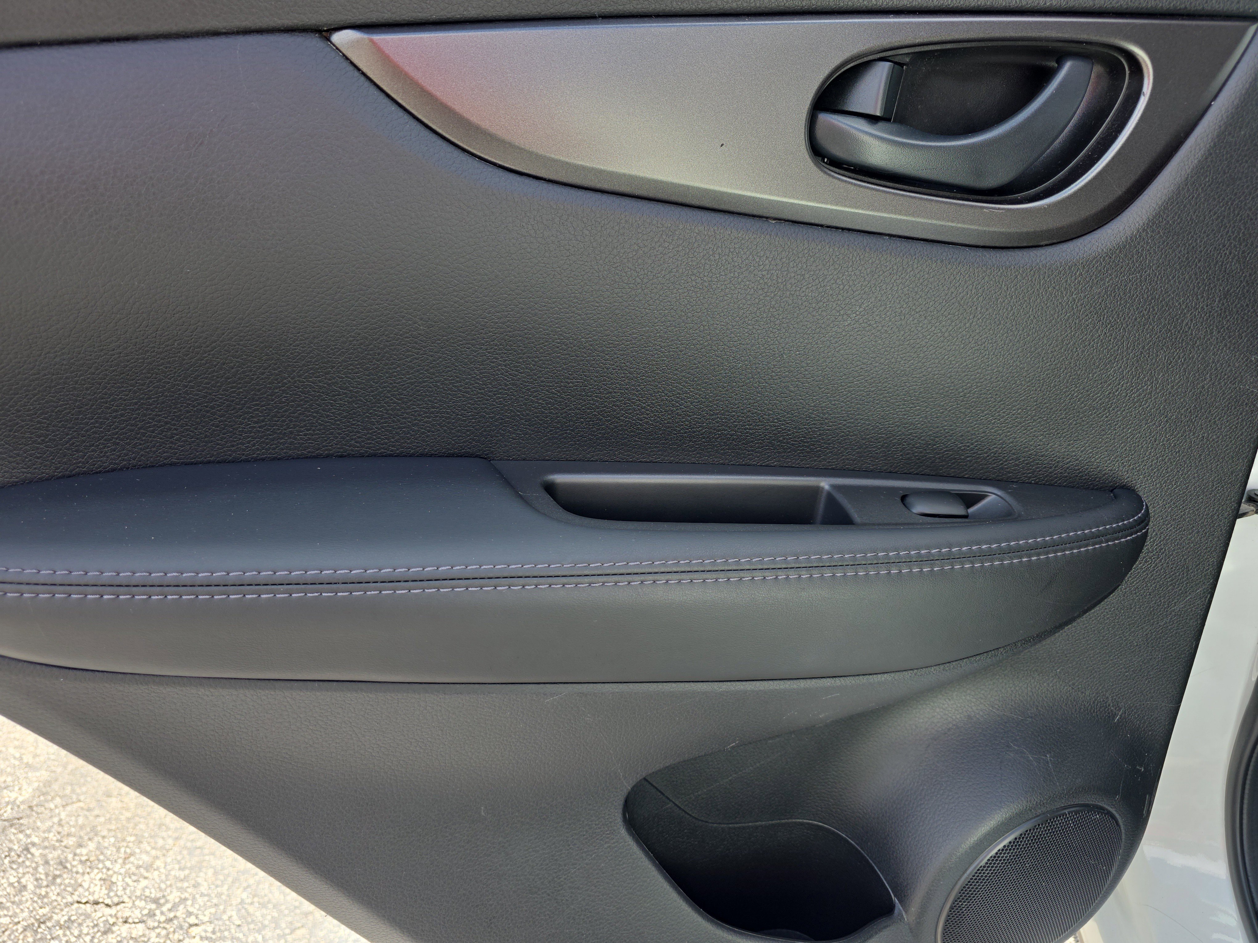 Used 2020 Nissan Rogue Sport S image 13