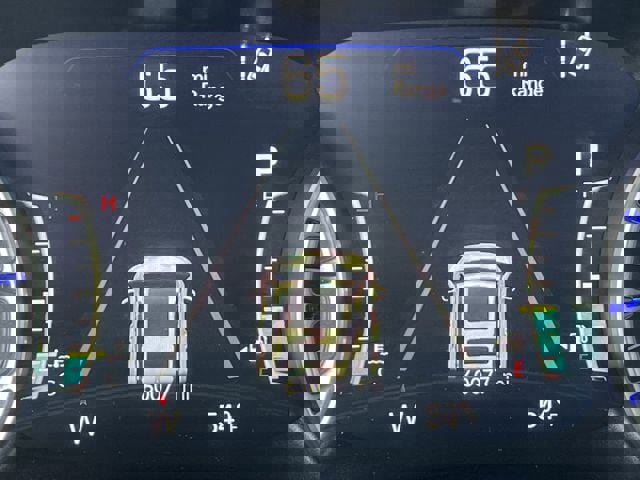 Used 2023 Chrysler Pacifica Touring-L image 14