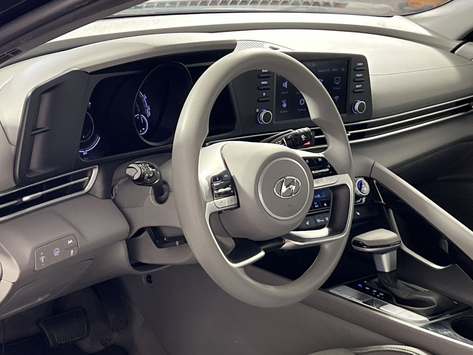 Used 2023 Hyundai Elantra Blue w/ Preferred Accessory Package image 16