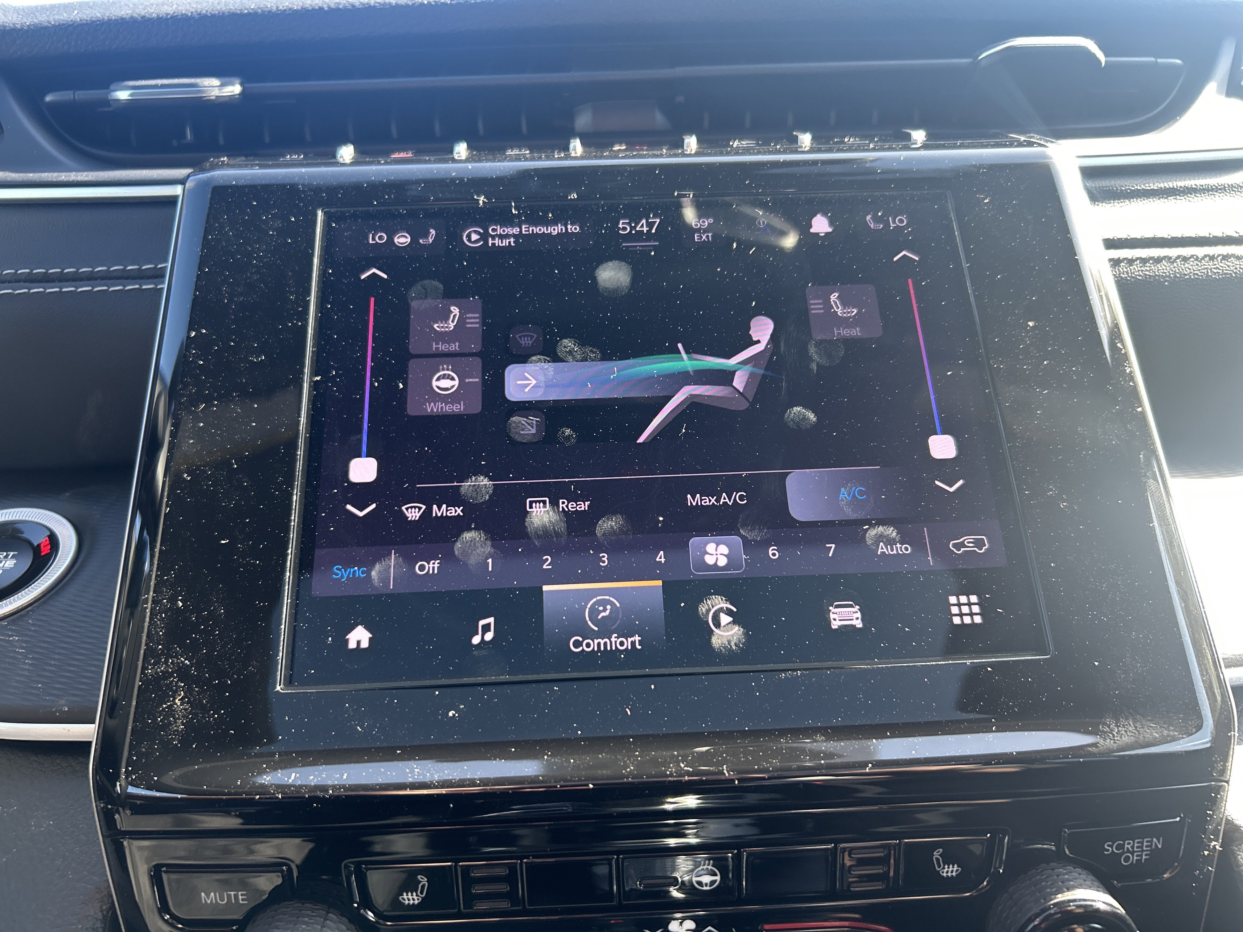 New 2025 Jeep Grand Cherokee Altitude image 28