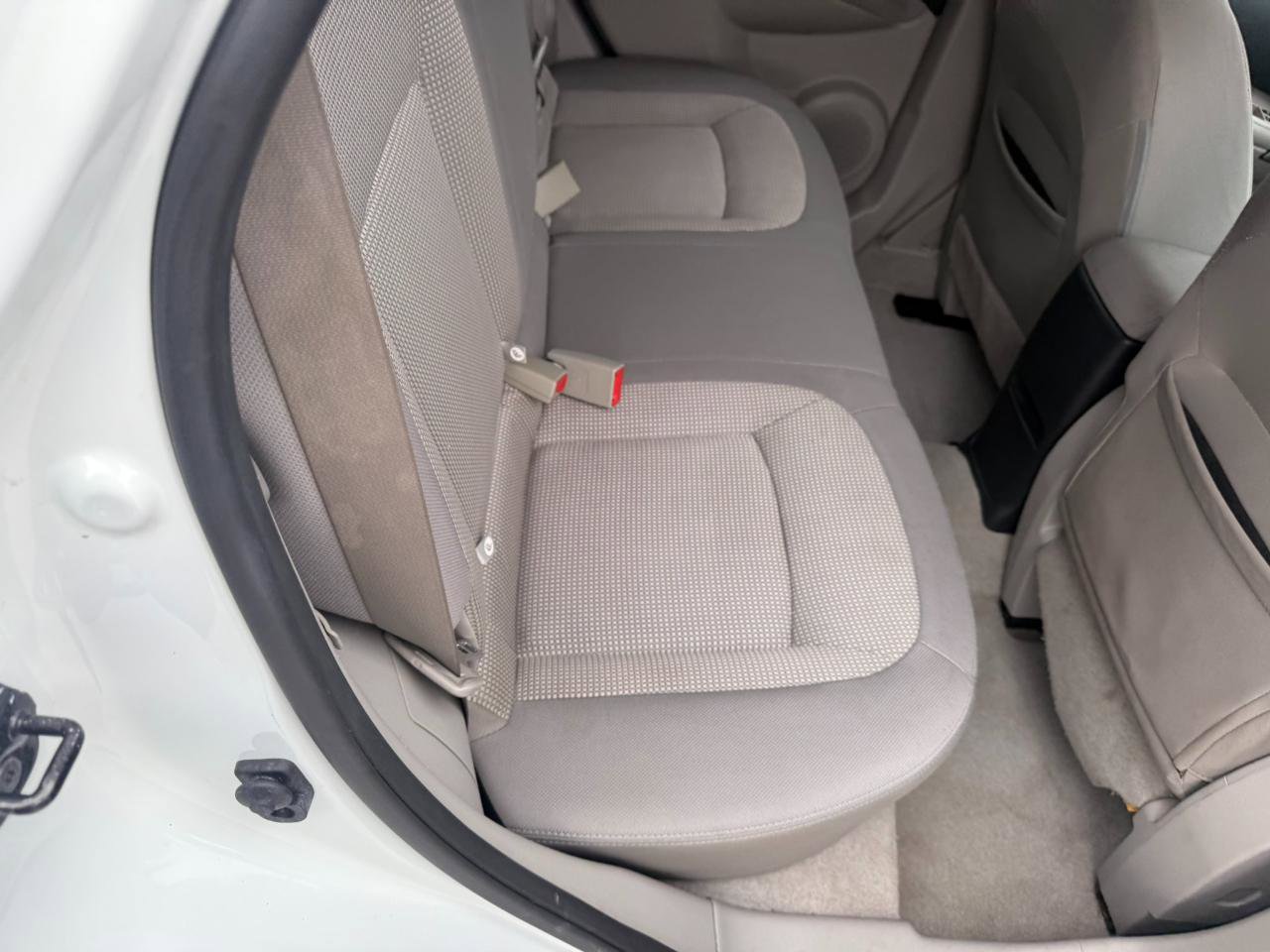 Used 2012 Nissan Rogue SV image 17