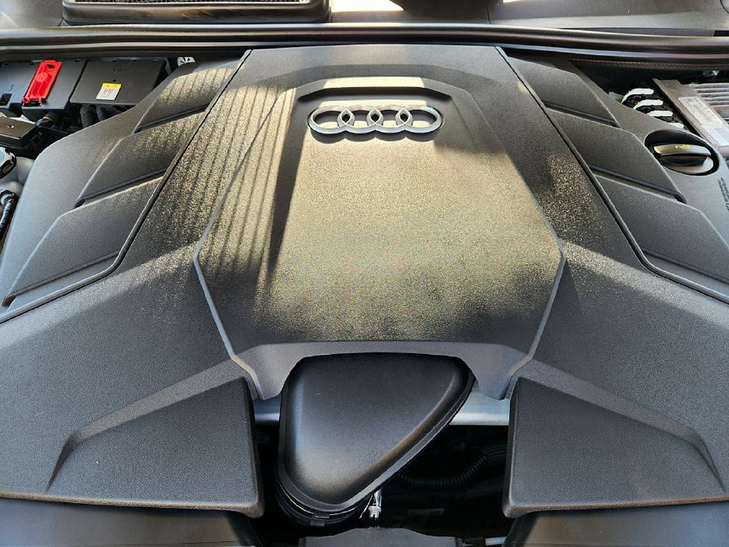 Used 2021 Audi Q8 Premium AWD/4WD image 32
