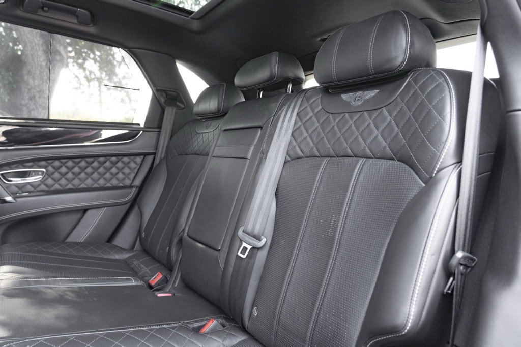 Used 2018 Bentley Bentayga image 49