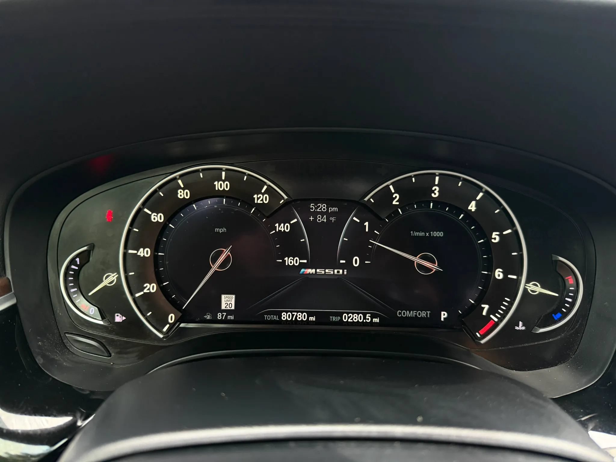Used 2018 BMW M550i xDrive AWD/4WD image 30