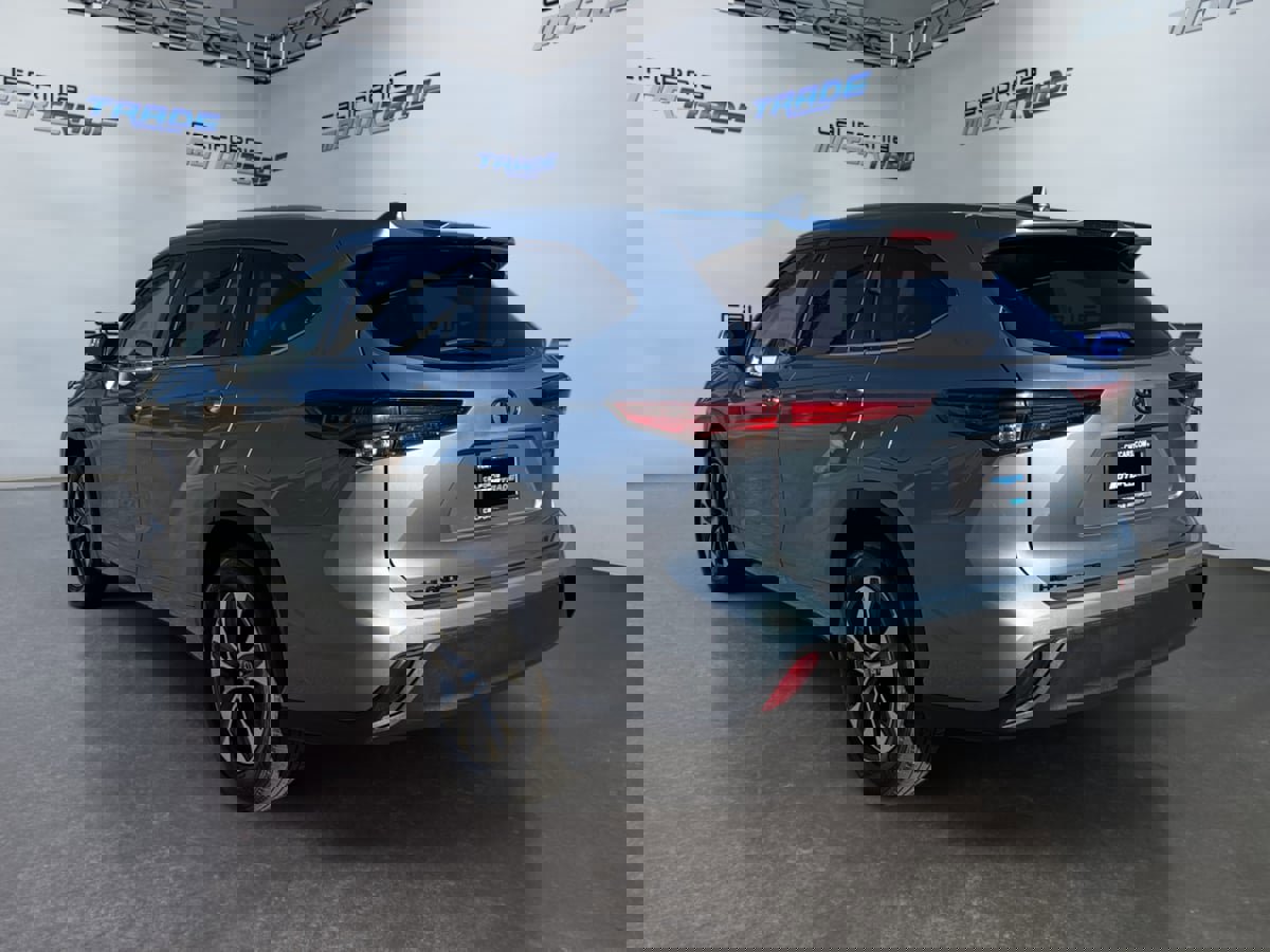 Used 2022 Toyota Highlander XLE image 7