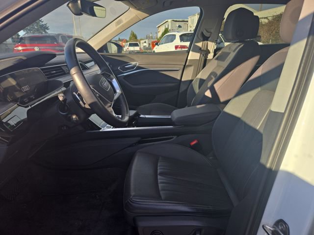 Used 2021 Audi e-tron Premium Plus w/ Premium Plus Package image 10