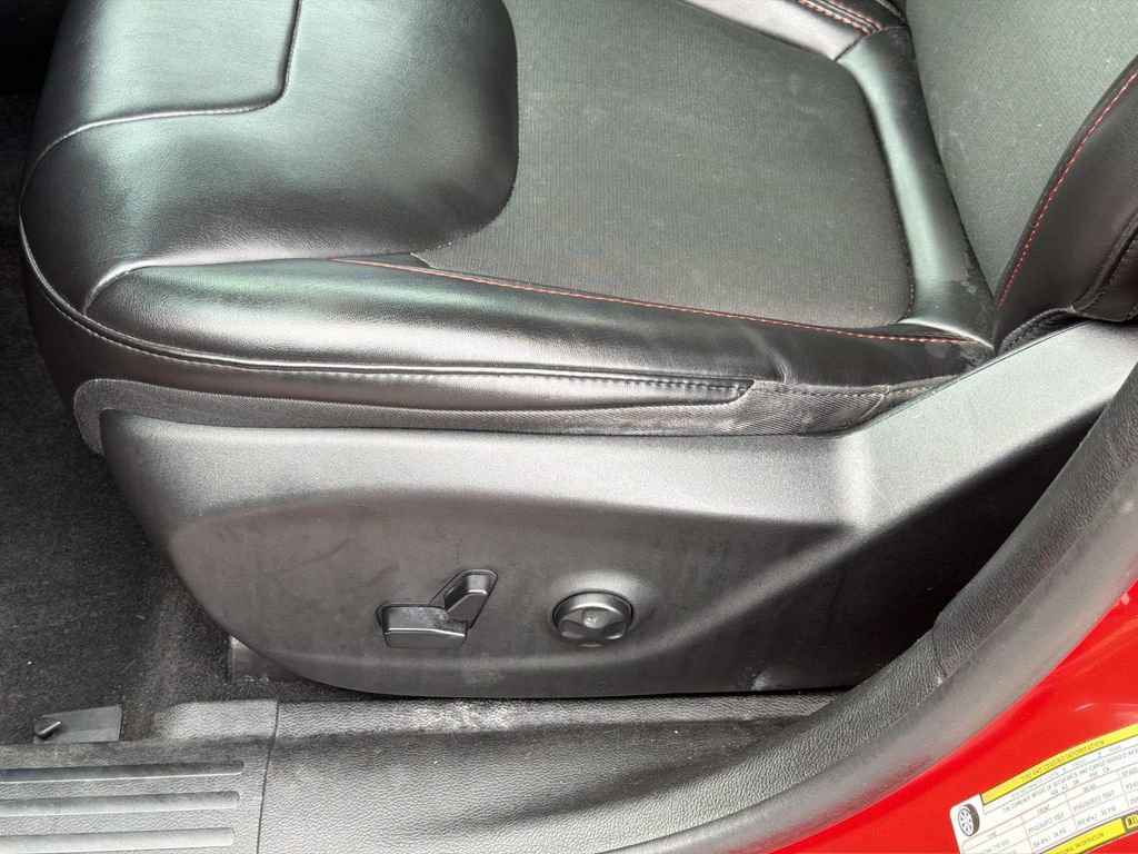 Used 2019 Jeep Cherokee Trailhawk w/ Cold Weather Group image 22