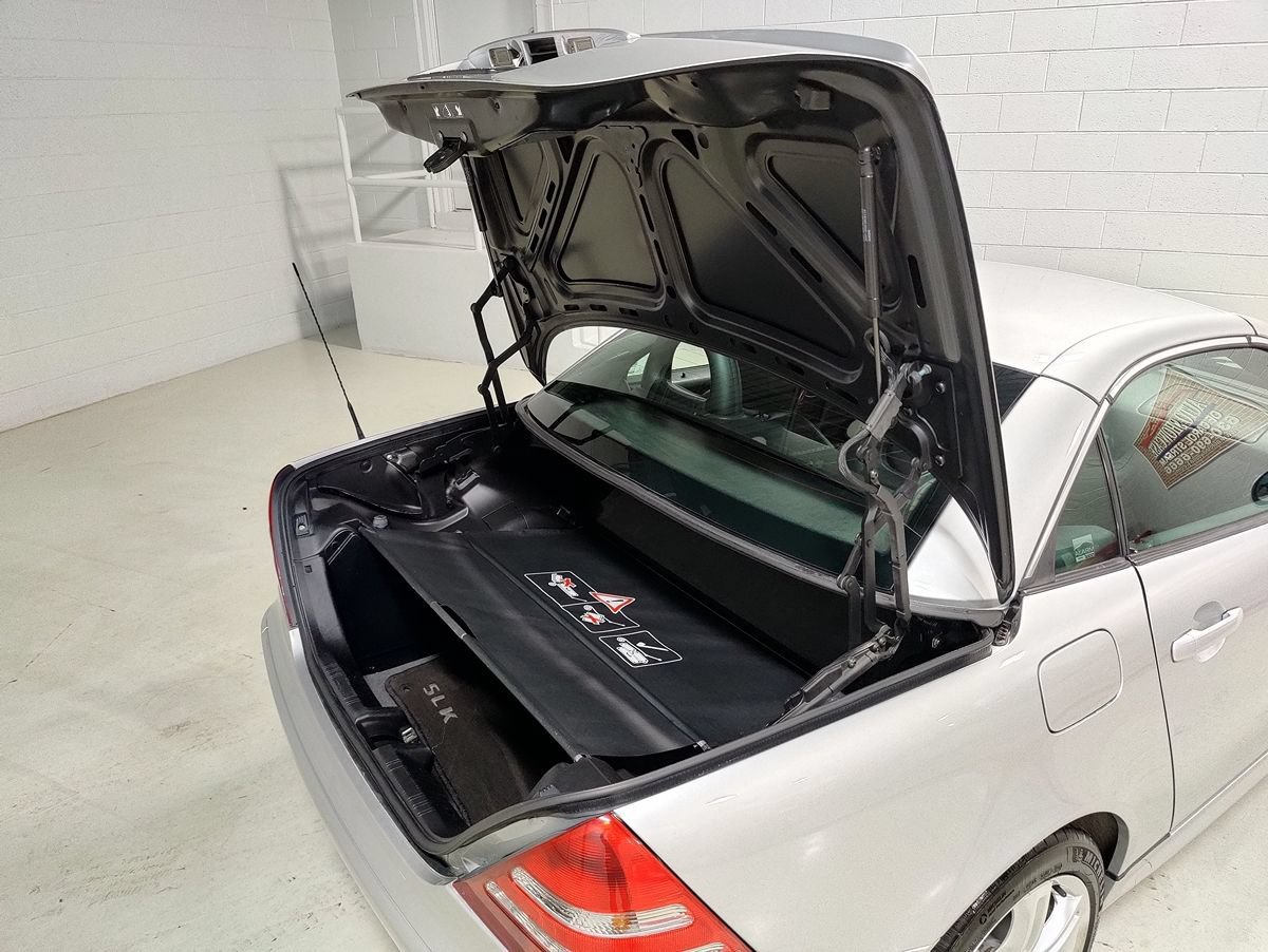 Used 2004 Mercedes-Benz SLK 320 image 10