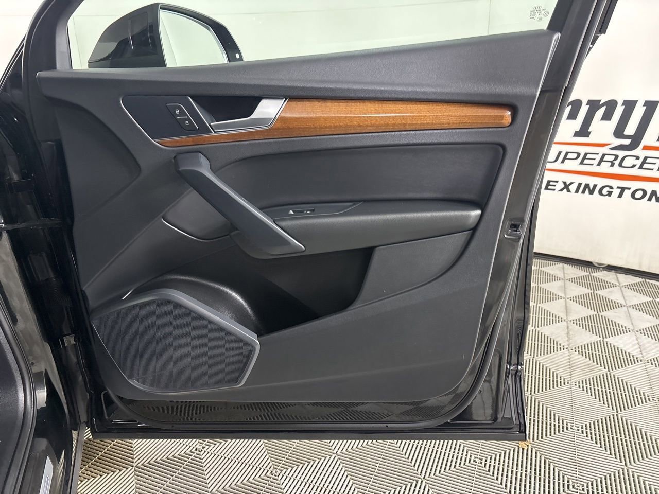 Used 2022 Audi Q5 2.0T Premium w/ Convenience Package image 27