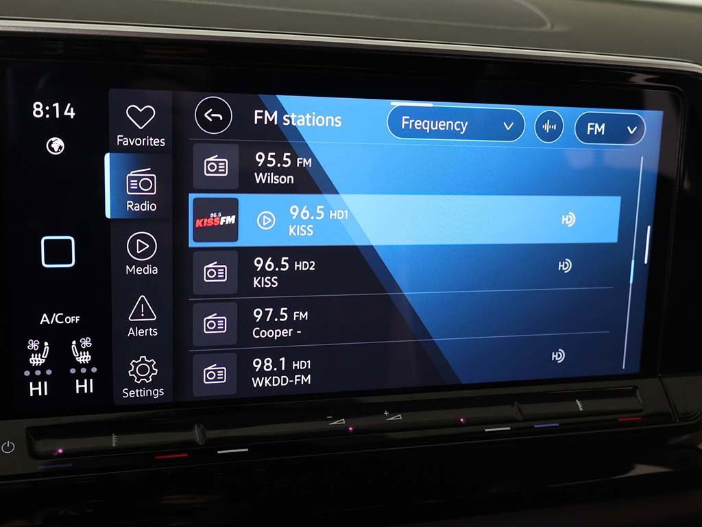 Used 2024 Volkswagen Atlas SE image 48