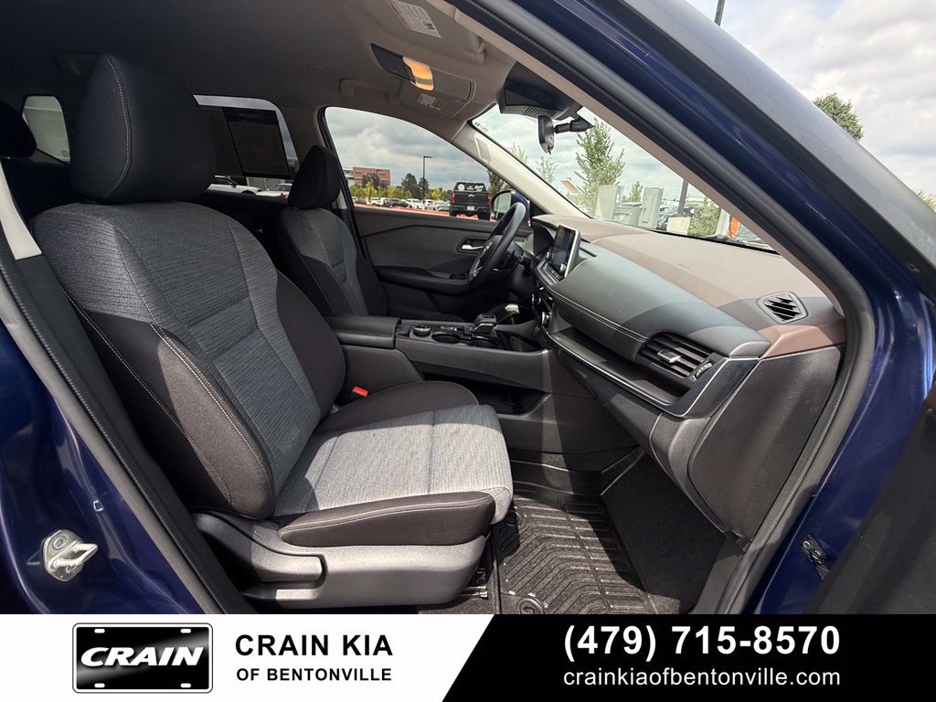 Used 2023 Nissan Rogue SV AWD/4WD image 31